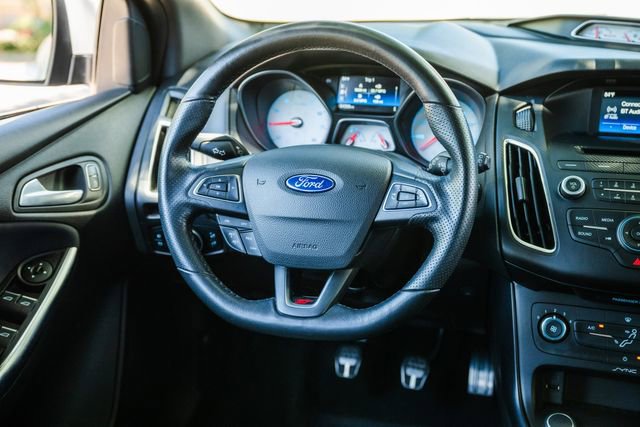 Used 2016 Ford Focus ST image 9