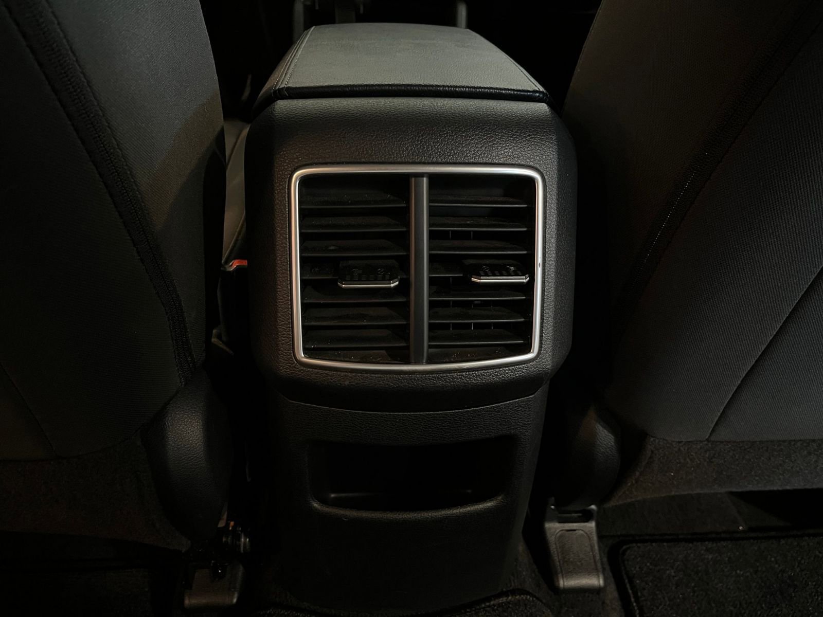 Used 2025 Kia Sportage LX image 23