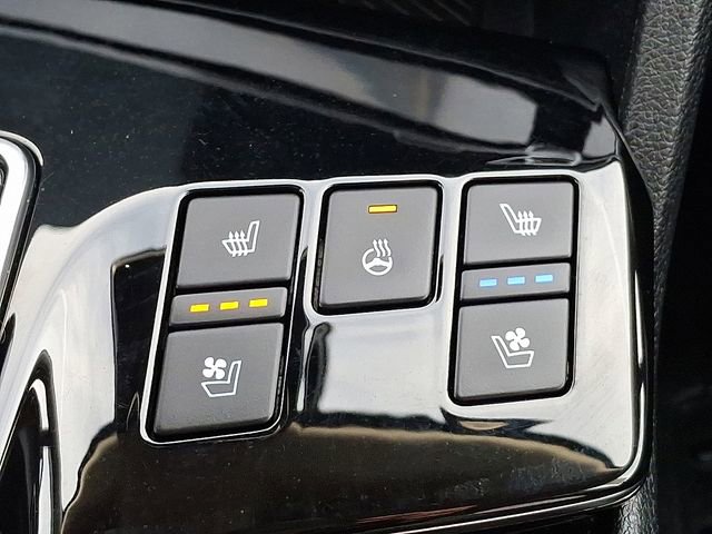 Used 2025 Kia Sportage SX image 26