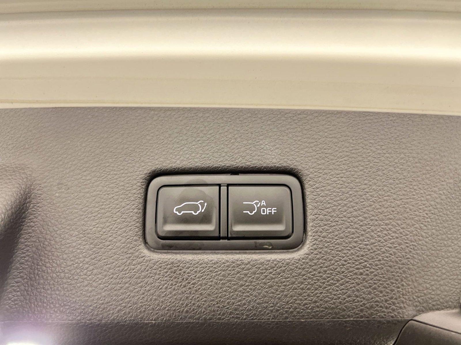 Used 2023 Kia Carnival SX image 28