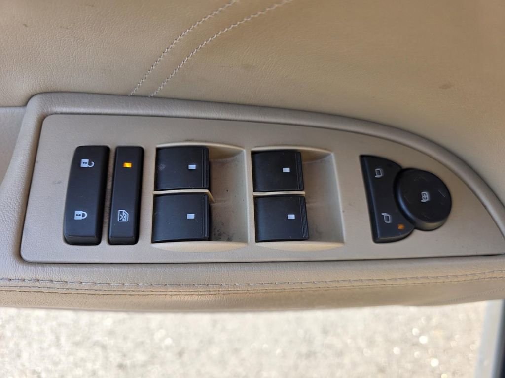 Used 2011 Buick Lucerne CXL w/ Driver Confidence Package image 12