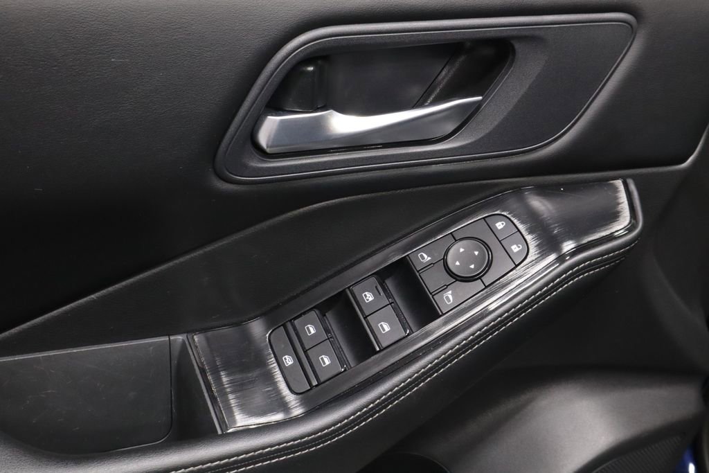 Certified 2025 Nissan Rogue SV AWD/4WD image 23