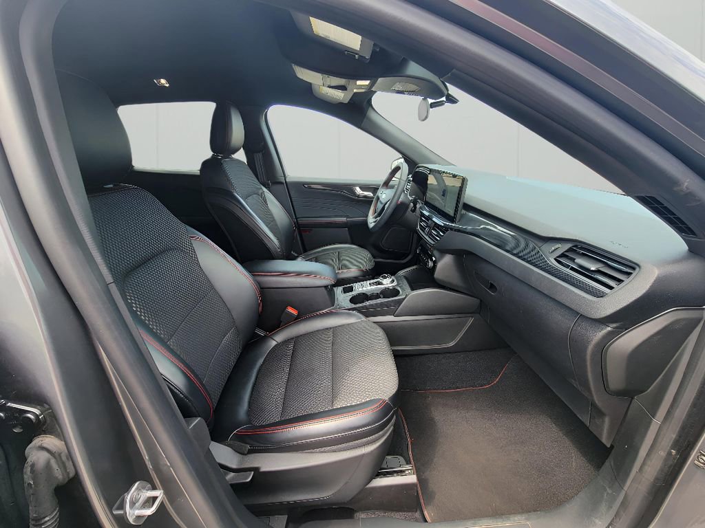 Used 2023 Ford Escape ST-Line w/ Tech Pack #1 AWD/4WD image 34