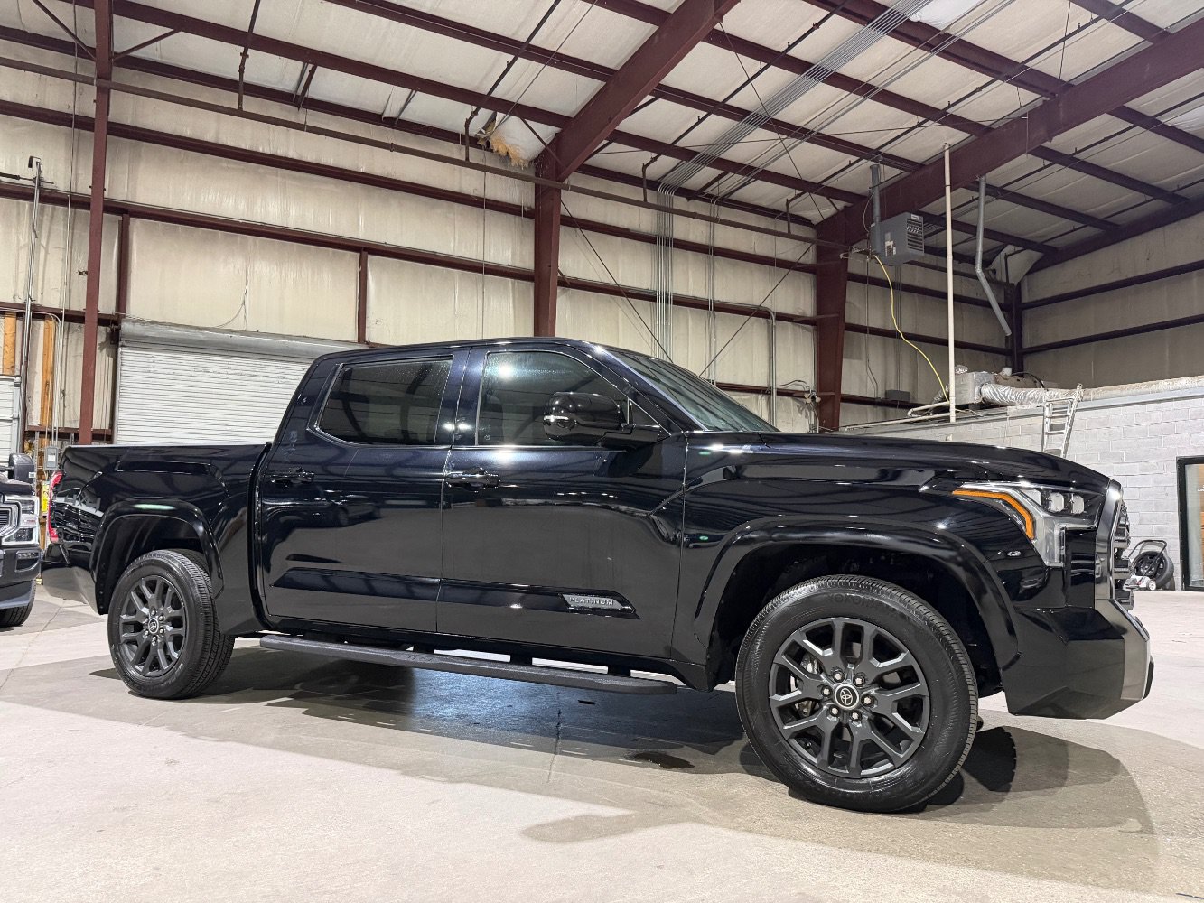 Used 2023 Toyota Tundra Platinum AWD/4WD image 3