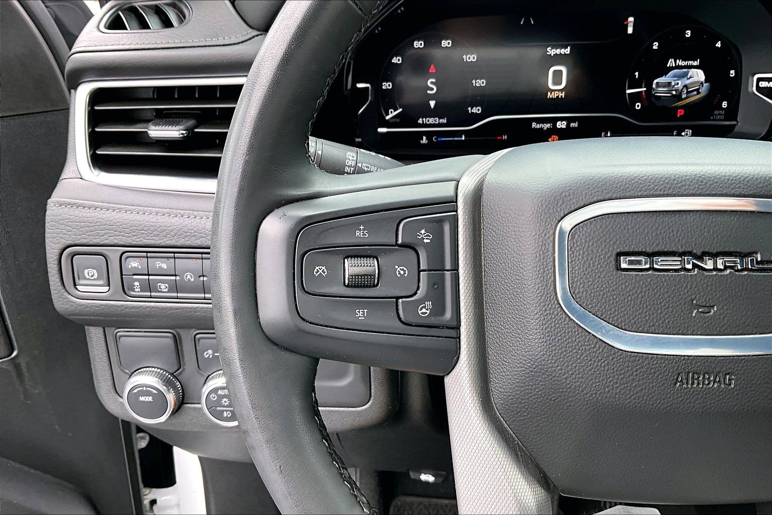 Certified 2024 GMC Yukon Denali RWD image 21