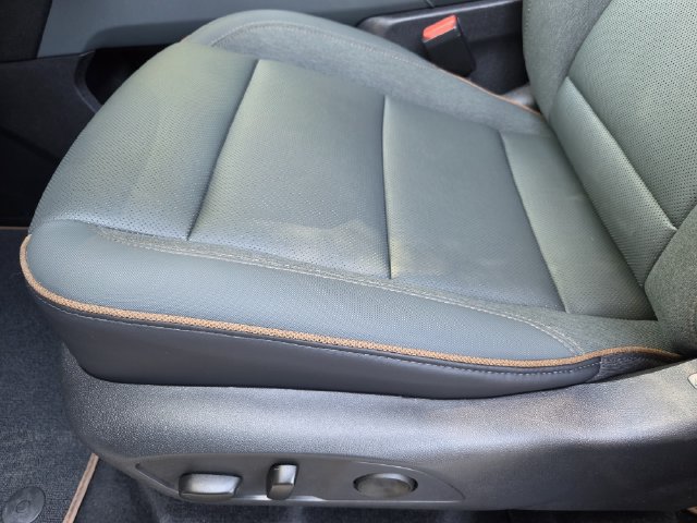 Used 2026 GMC Acadia AT4 w/ Luxury Package AWD/4WD image 21