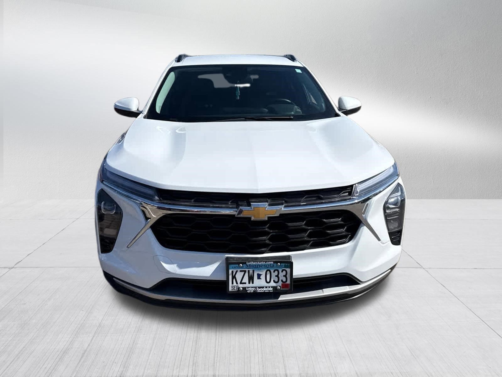 Used 2024 Chevrolet Trax LT w/ Driver Confidence Package image 2