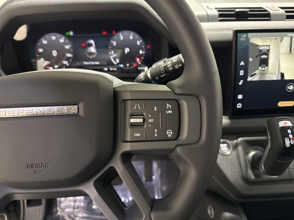 Used 2025 Land Rover Defender 110 S image 30