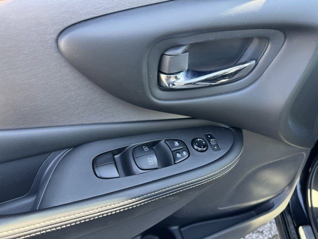 Used 2023 Nissan Murano SV w/ SV Midnight Edition Package image 11