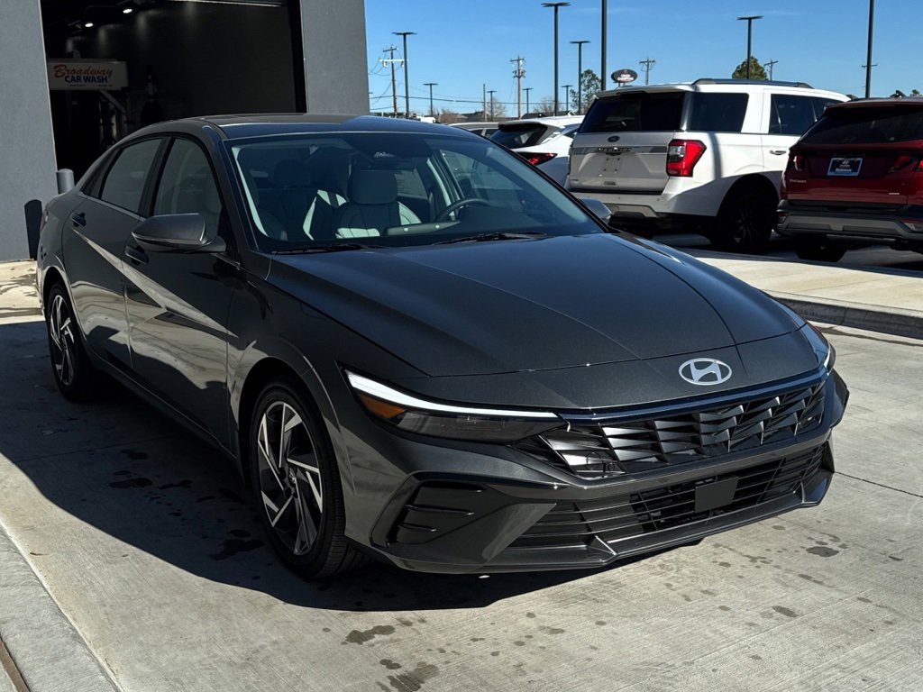 New 2026 Hyundai Elantra Limited image 11