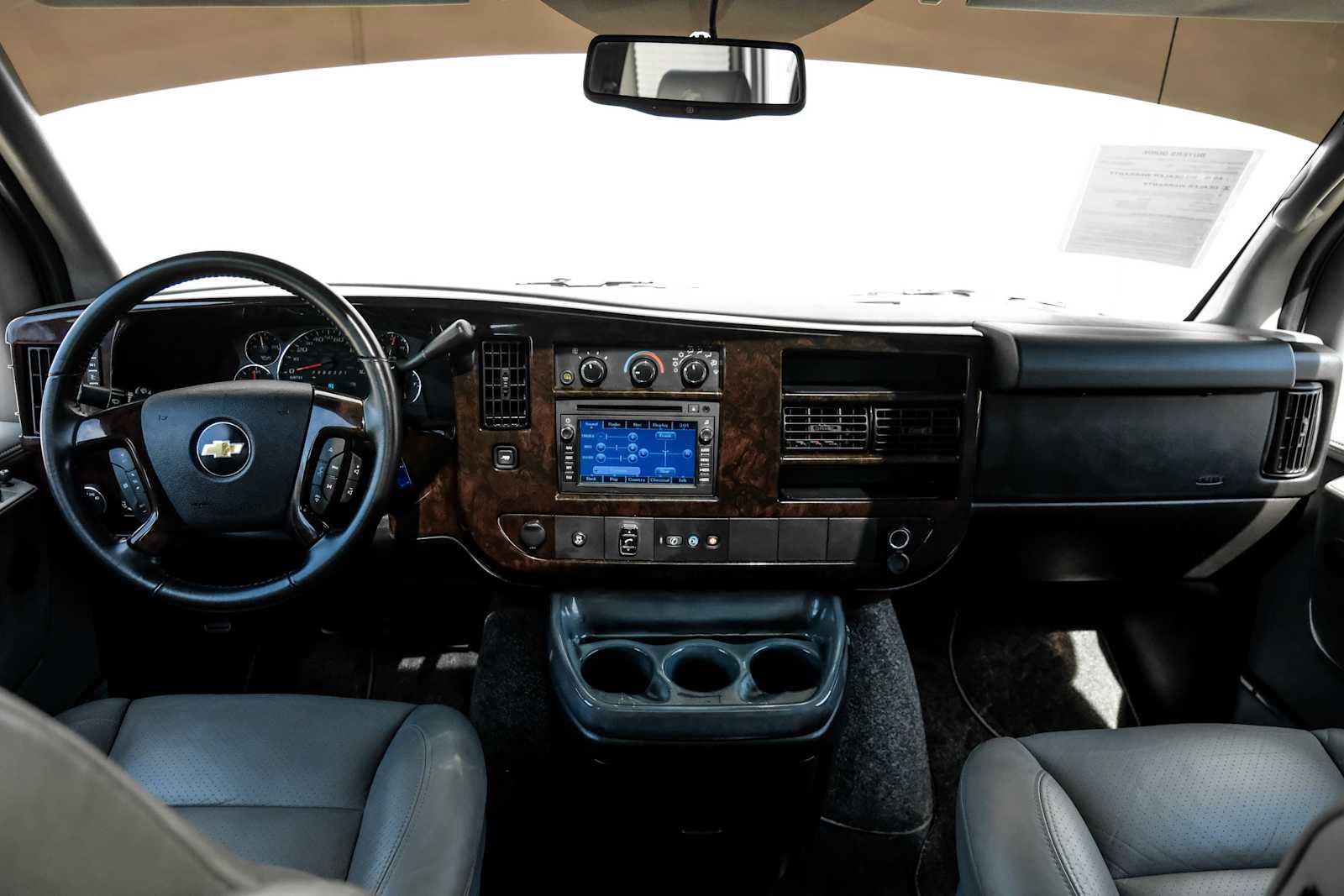 Used 2011 Chevrolet Express 1500 image 17