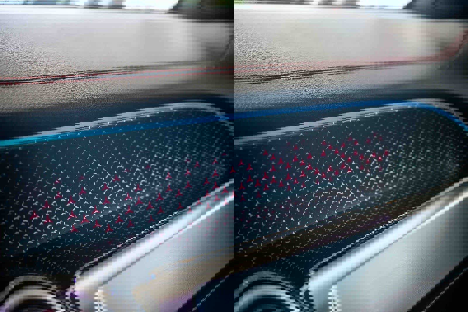 Used 2024 Mercedes-Benz EQB 350 4MATIC SUV image 26