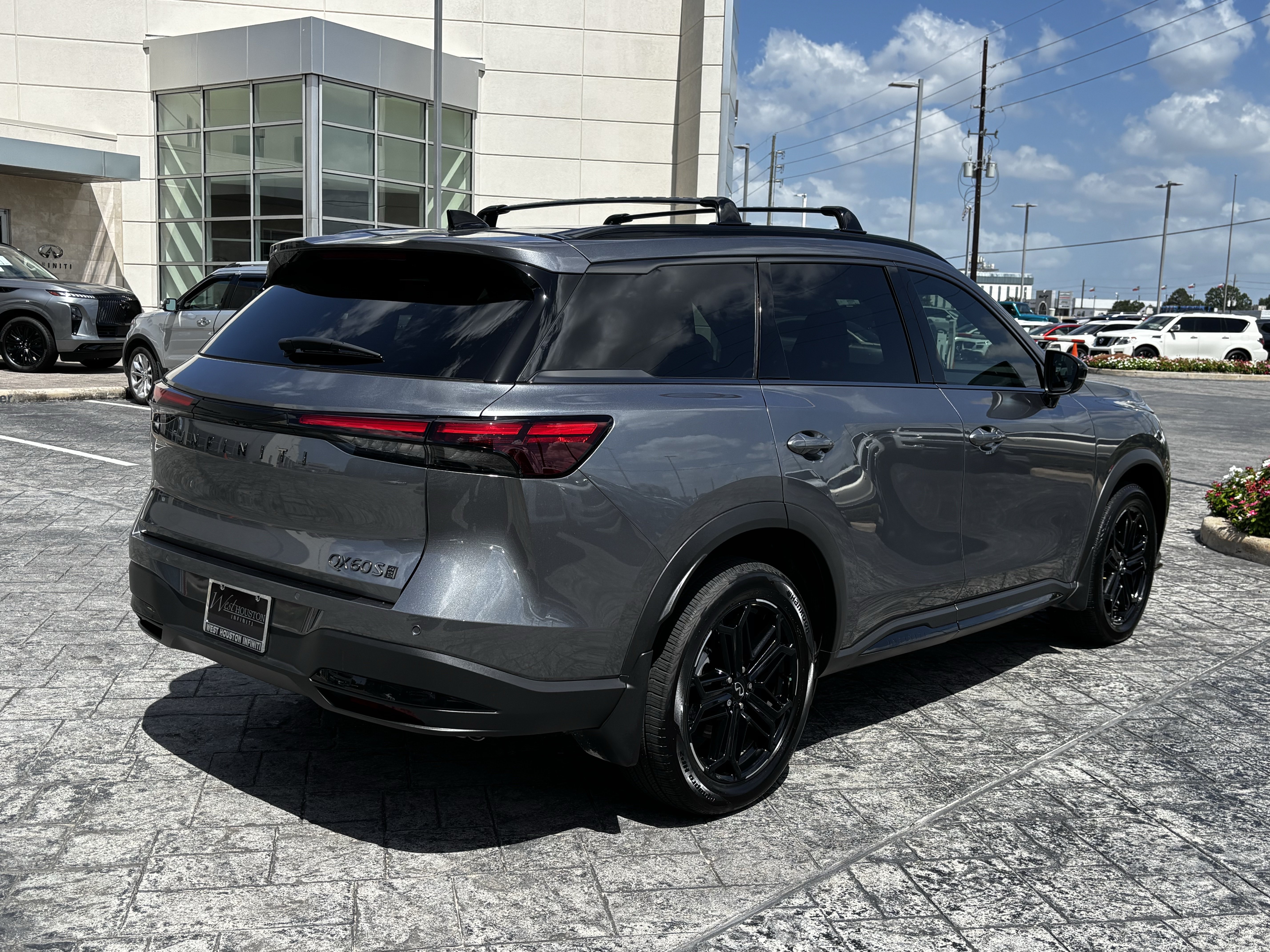 Certified 2026 INFINITI QX60 Sport w/ Dark Cargo Package AWD/4WD image 3