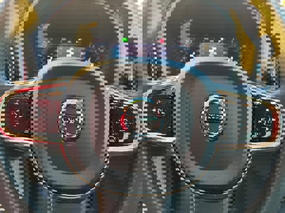 Certified 2024 Volvo XC60 B5 Plus w/ Climate Package image 33