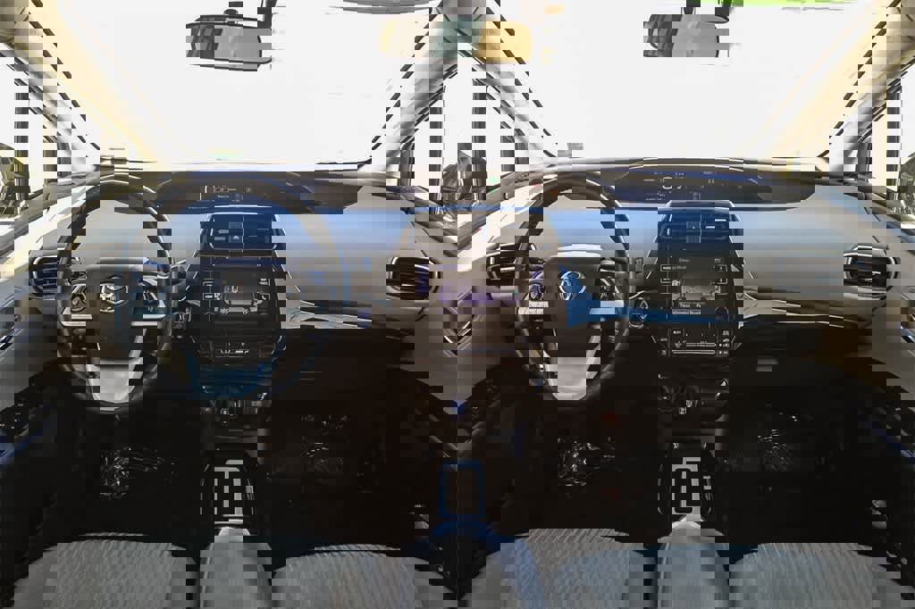 Used 2016 Toyota Prius Three image 9