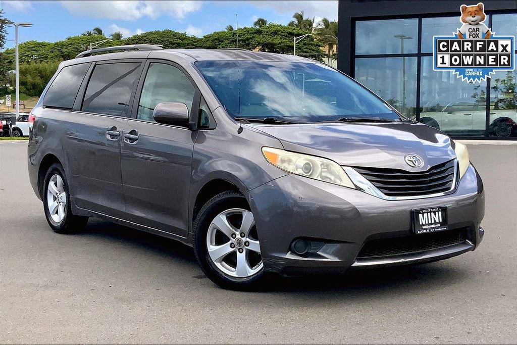 Used 2014 Toyota Sienna LE FWD image 29