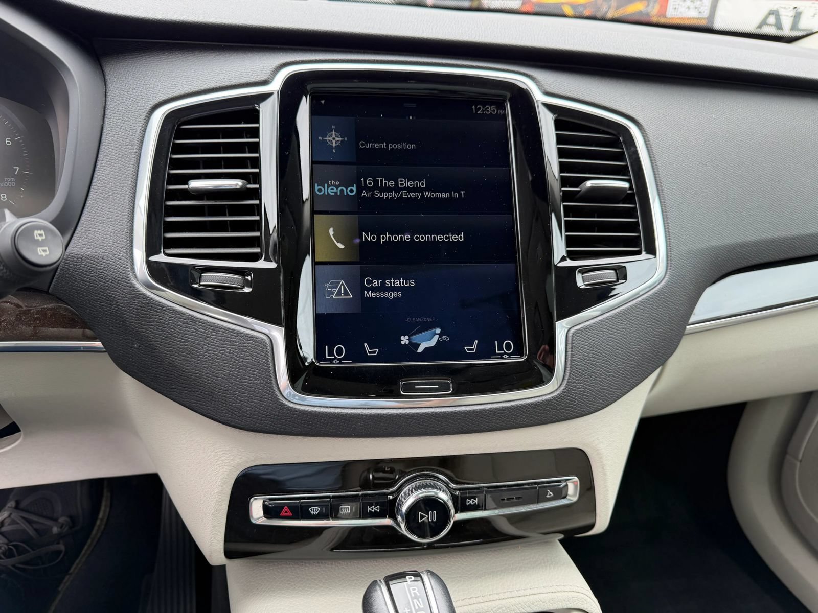 Used 2018 Volvo XC90 T6 Momentum w/ Convenience Package AWD/4WD image 13