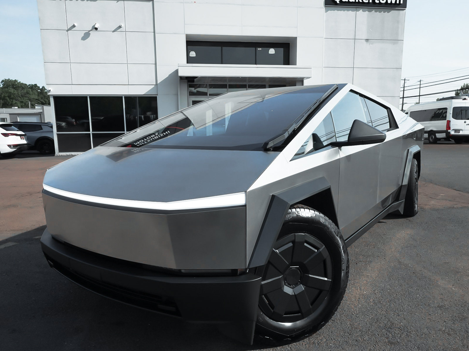 Used 2025 Tesla Cybertruck AWD Crew Cab image 7