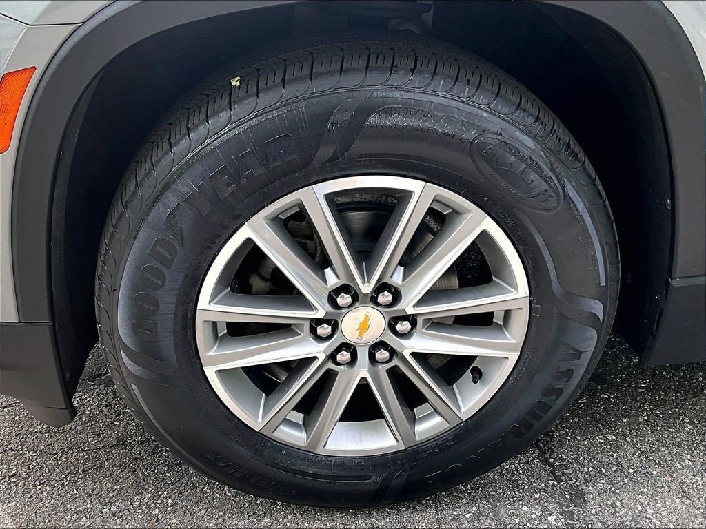 Used 2023 Chevrolet Traverse LT AWD/4WD image 7