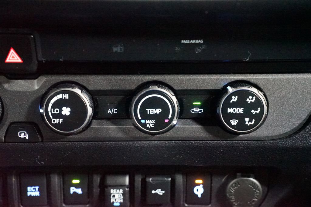 Used 2020 Toyota Tacoma TRD Off-Road w/ Technology Package image 20