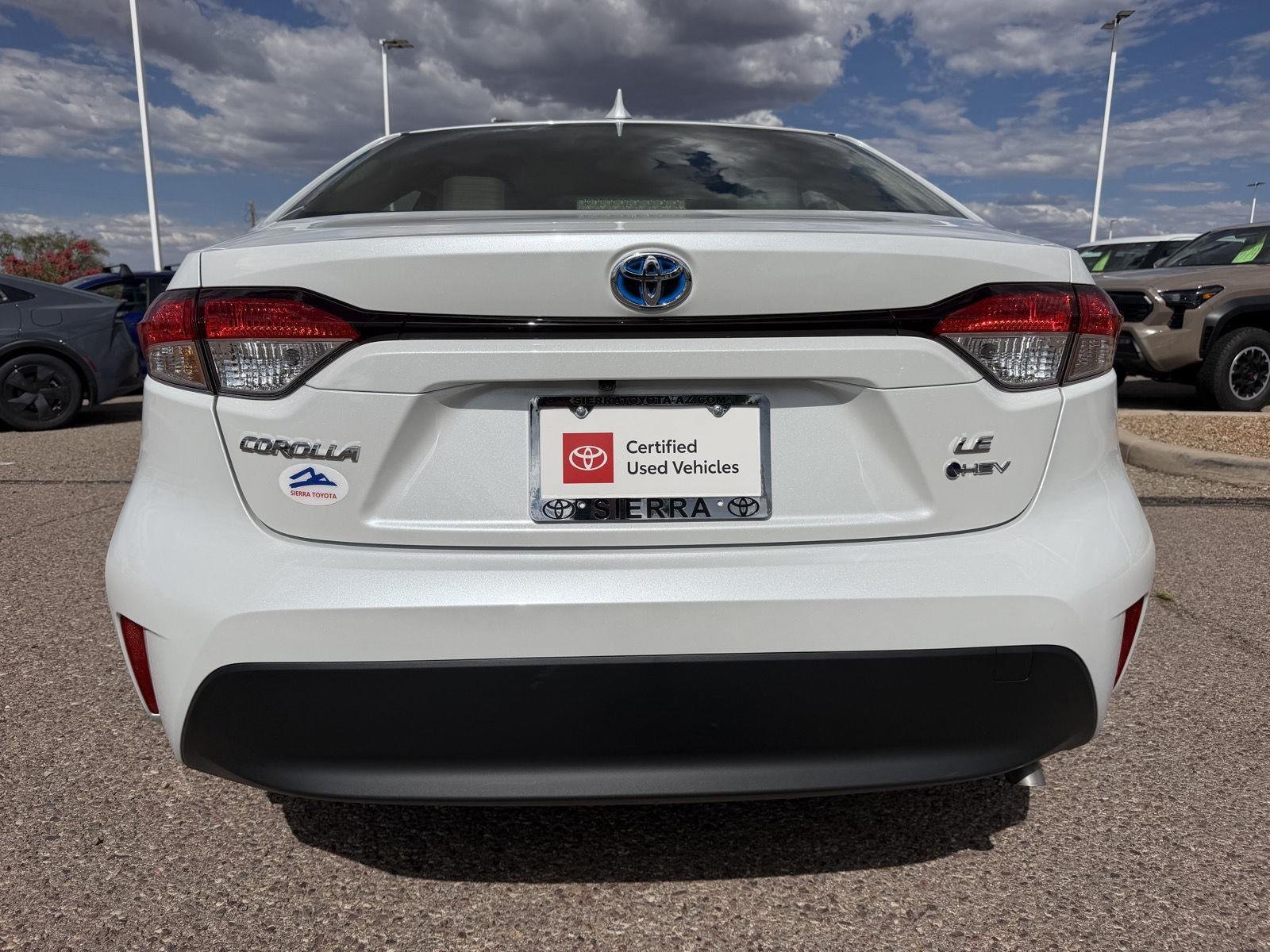 Used 2025 Toyota Corolla LE FWD image 5