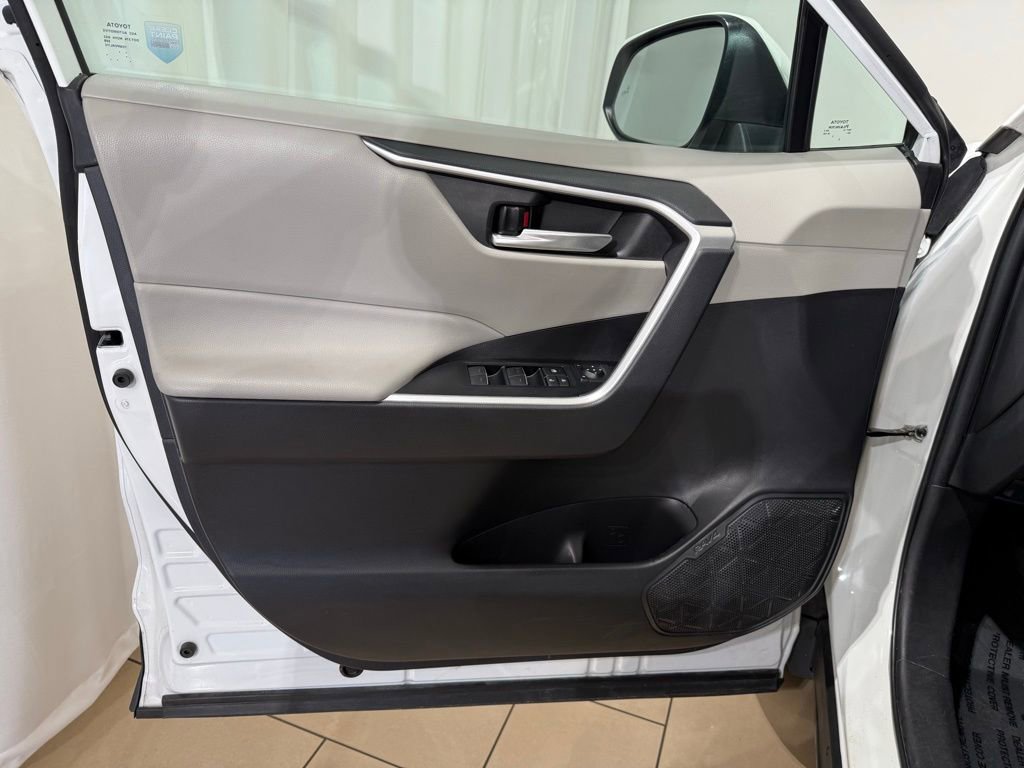 Certified 2023 Toyota RAV4 XLE w/ Convenience Package image 15