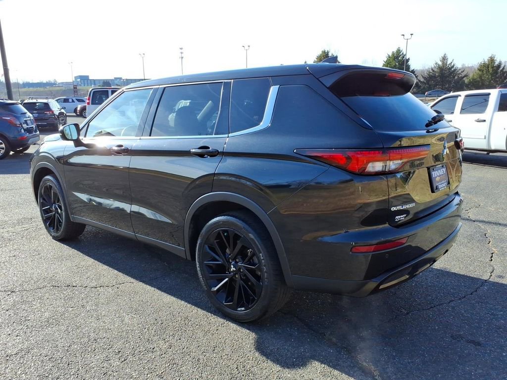 Used 2023 Mitsubishi Outlander SEL Black Edition image 5