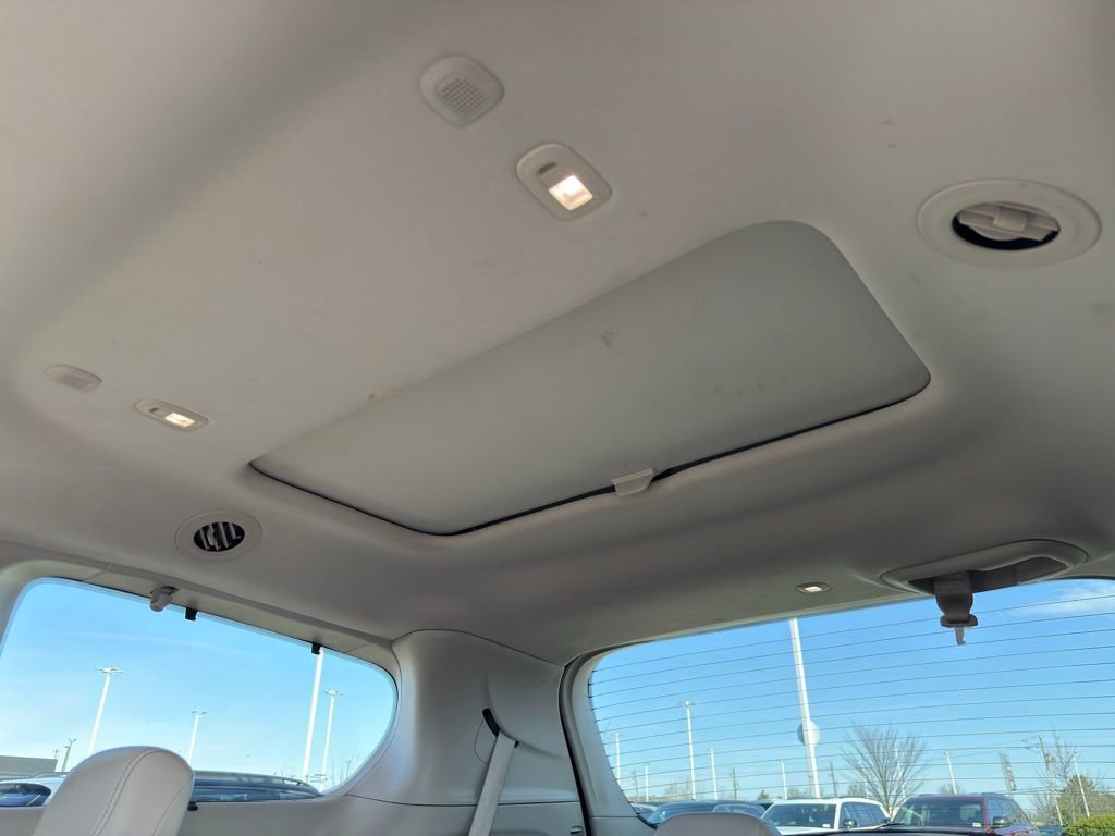 Used 2017 Chrysler Pacifica Limited image 40