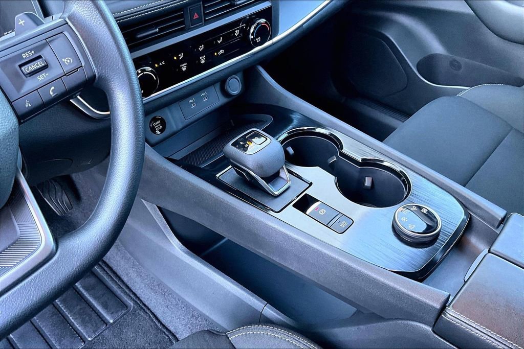 Certified 2025 Nissan Rogue S image 17
