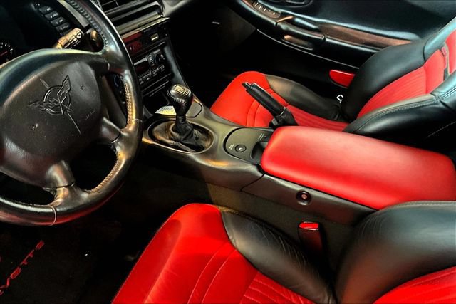 Used 2001 Chevrolet Corvette Coupe w/ Preferred Equipment Group2 RWD image 10