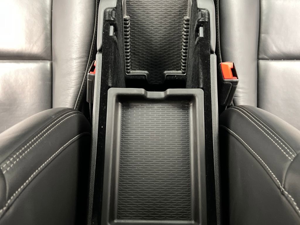 Used 2024 Cadillac XT4 Premium Luxury image 38