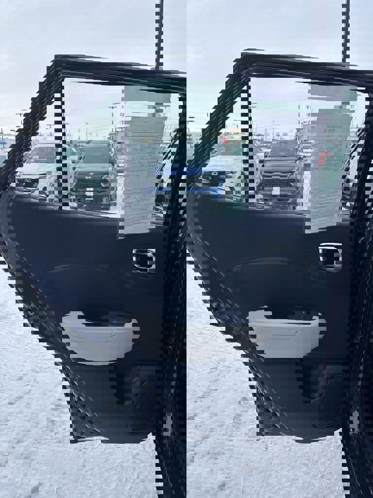 Used 2020 Hyundai Venue image 25