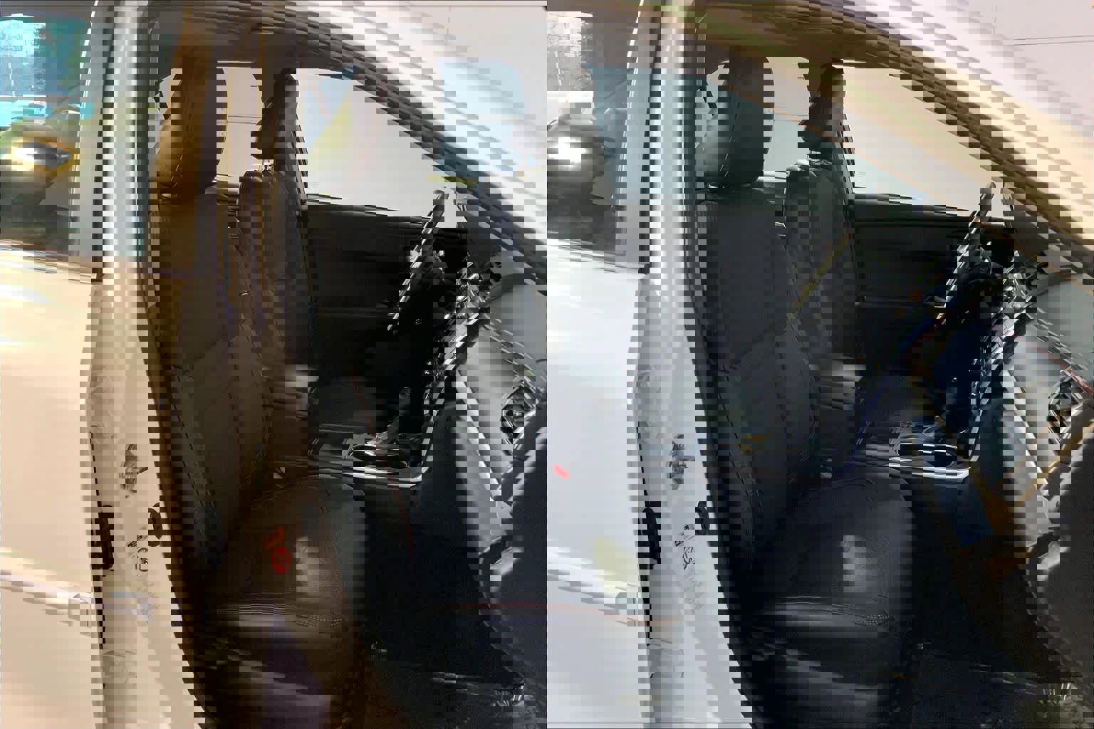 Used 2017 Toyota Camry SE w/ Moonroof Package image 8