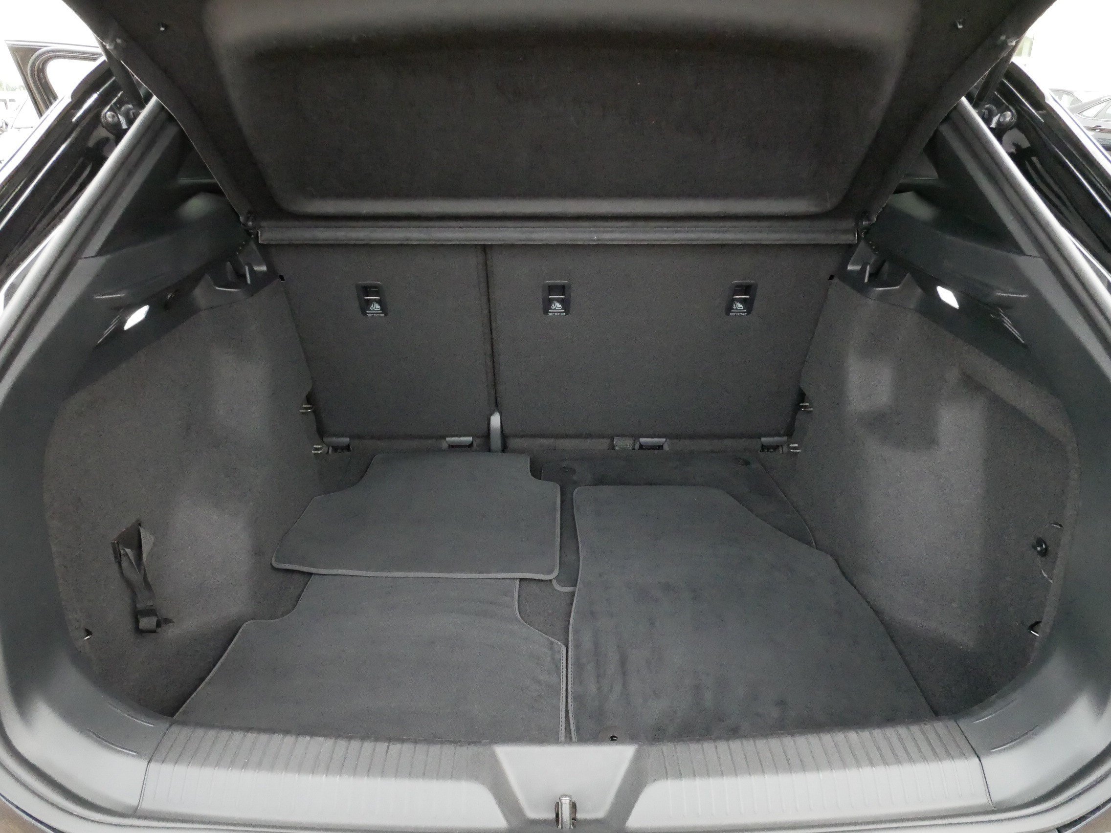 Used 2022 Volkswagen ID.4 Pro AWD/4WD image 18