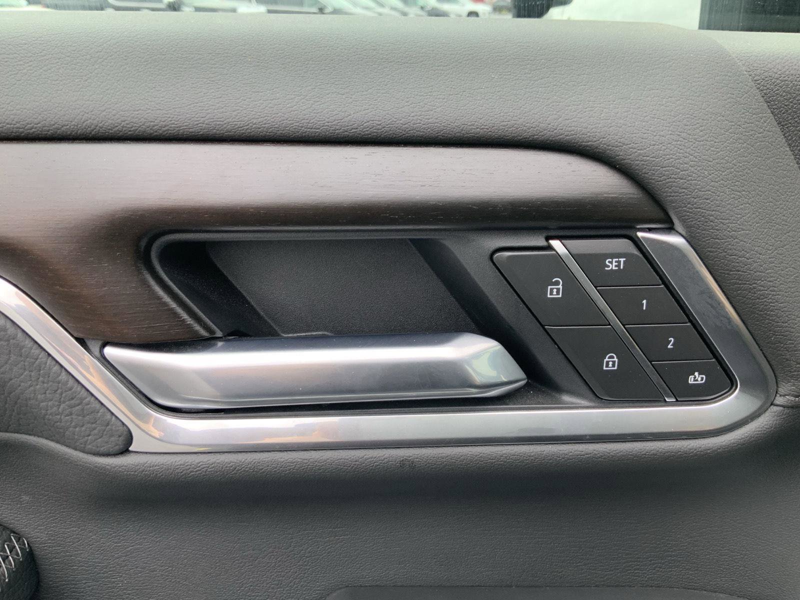 Used 2025 GMC Sierra 2500 Denali image 30