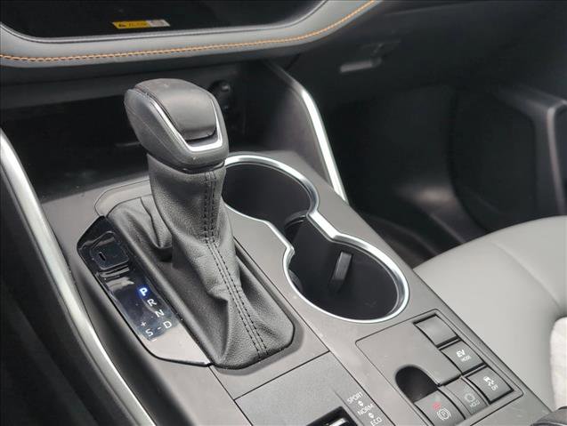 Used 2023 Toyota Highlander Bronze Edition image 15