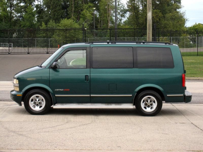 Used 1998 Chevrolet Astro AWD Passenger image 7