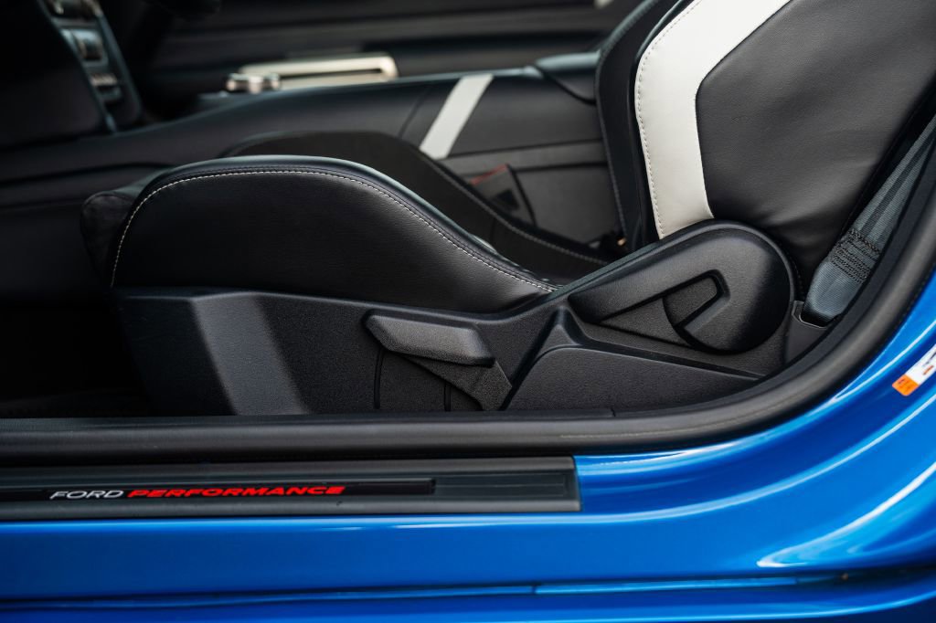 Used 2021 Ford Mustang Shelby GT500 w/ Carbon Fiber Track Pack image 20