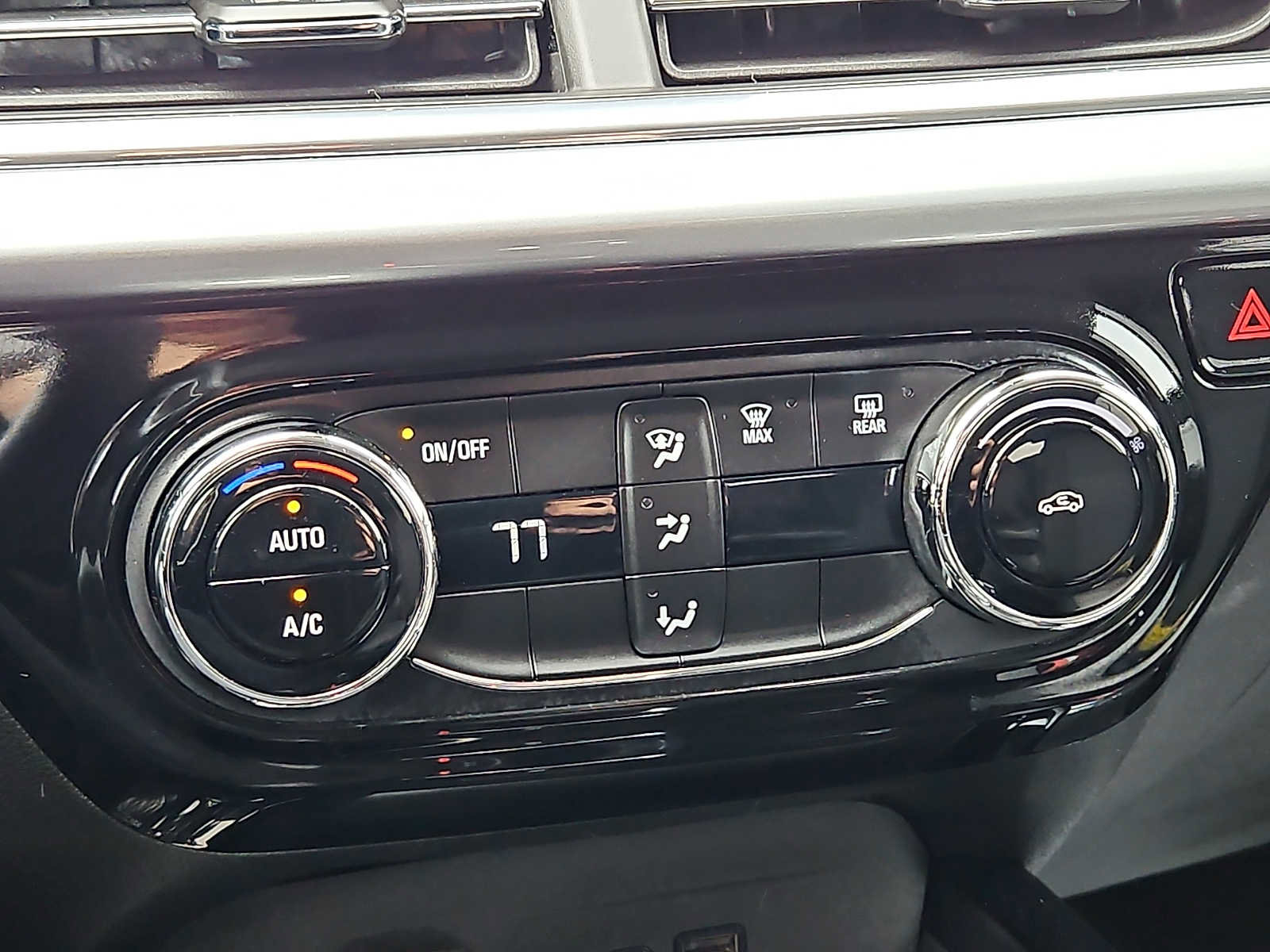 Used 2025 Chevrolet Trax LT image 16