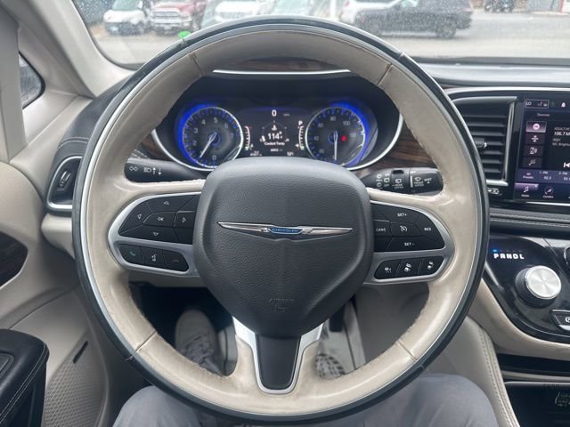 Used 2021 Chrysler Pacifica Limited w/ Premium & Safety Sphere Group image 17