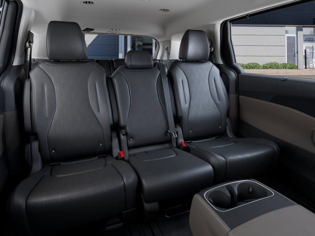 New 2026 Kia Carnival EX image 16
