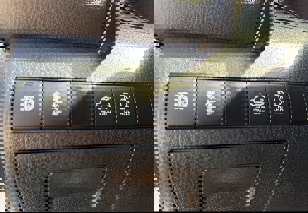 Used 2024 Toyota Camry SE image 10