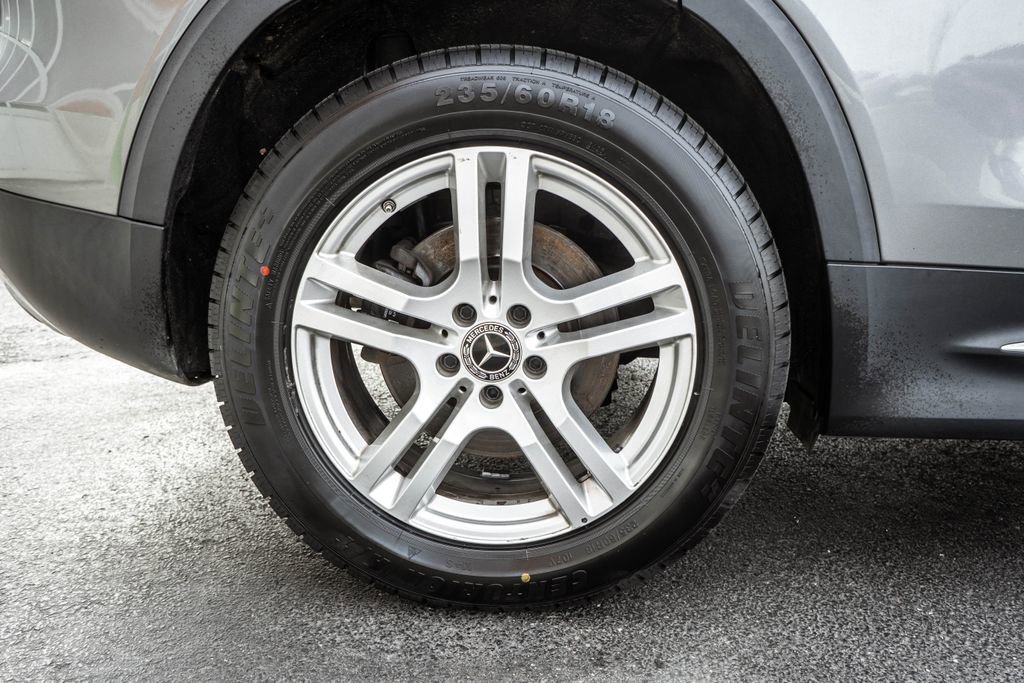 Used 2022 Mercedes-Benz GLB 250 4MATIC w/ Premium Package Lite image 29
