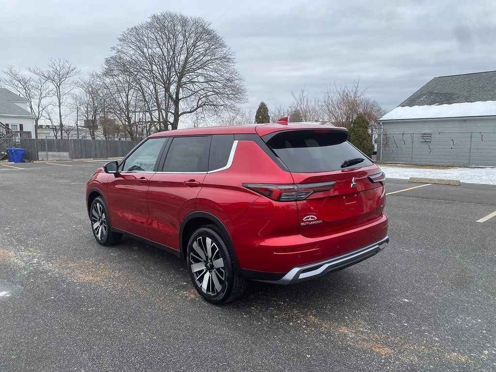 New 2026 Mitsubishi Outlander SE image 8