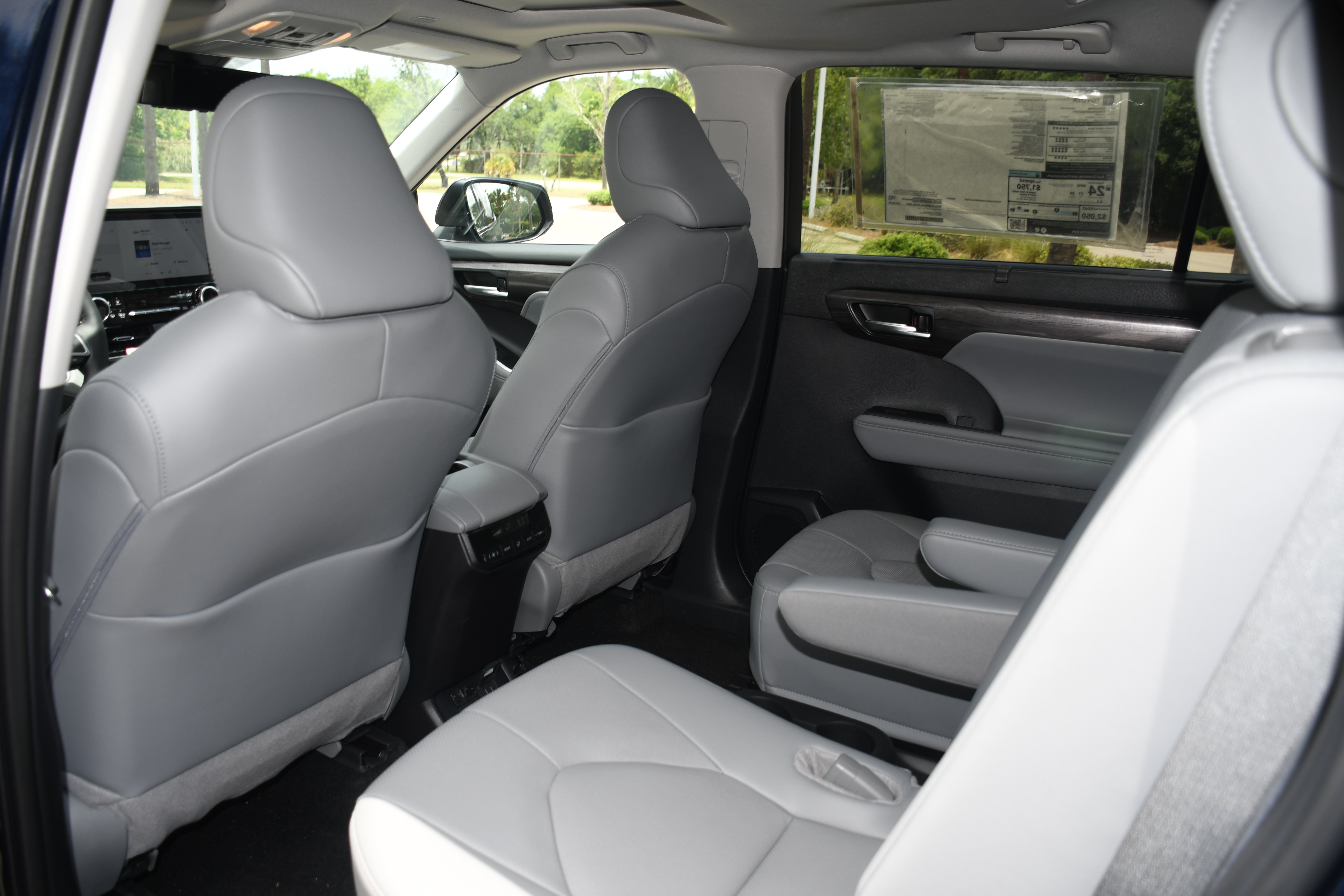 New 2026 Toyota Highlander Limited AWD/4WD image 8