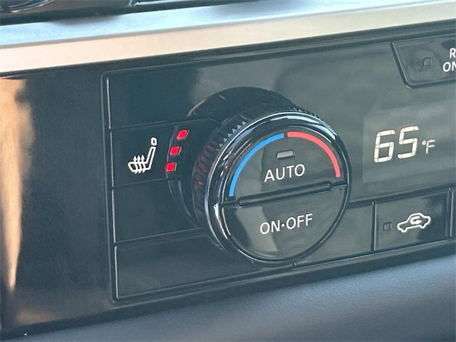 Used 2025 Nissan Pathfinder SV image 28