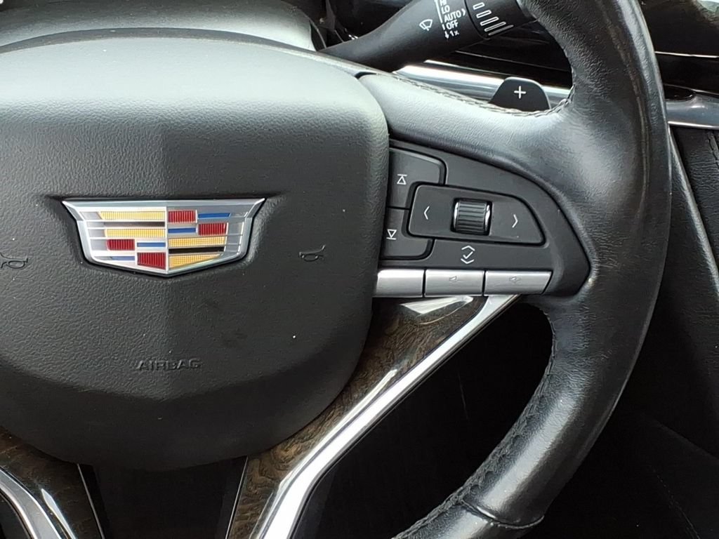 Used 2020 Cadillac XT6 Premium Luxury FWD image 11