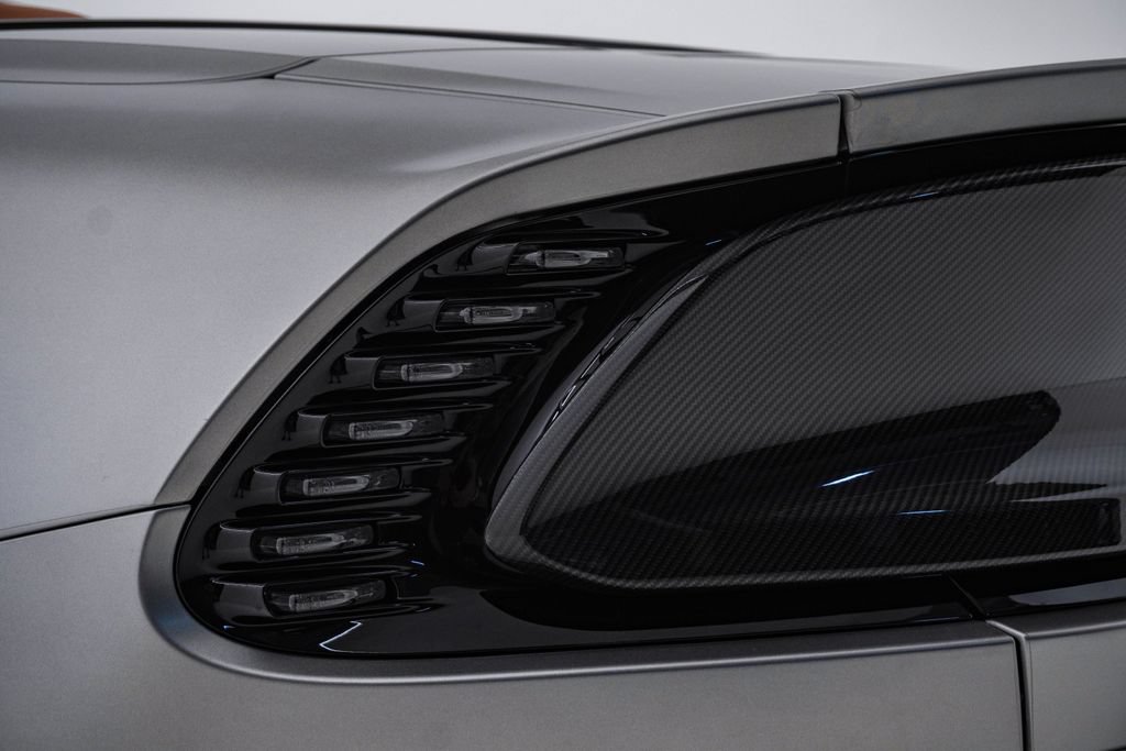 Used 2026 Aston Martin Vanquish Convertible RWD image 15