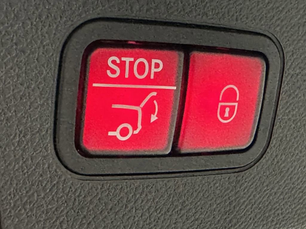 Certified 2022 Mercedes-Benz GLC 300 4MATIC w/ Multimedia Package Lite image 22