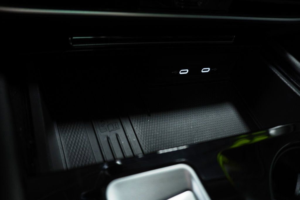 Used 2025 Volkswagen Atlas SEL Premium R-Line AWD/4WD image 22